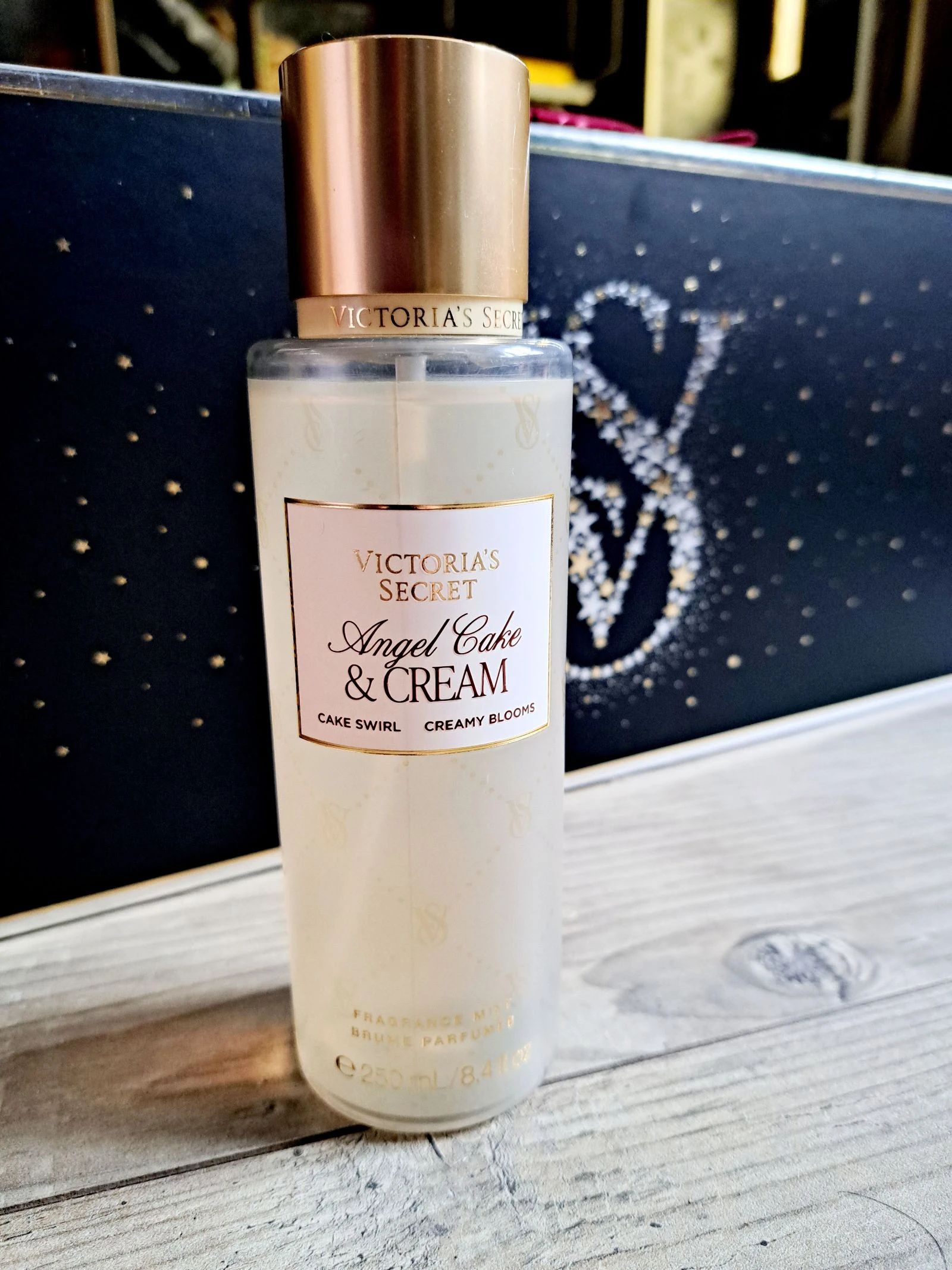 Brume corporelle parfumée Victoria's Secret neuve Angel Cake and Cream 